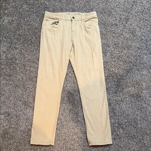 Izod Men's Tan Chino Pants